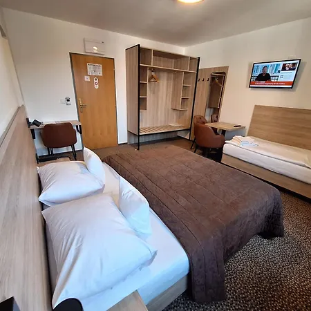 Hotel Avion-3